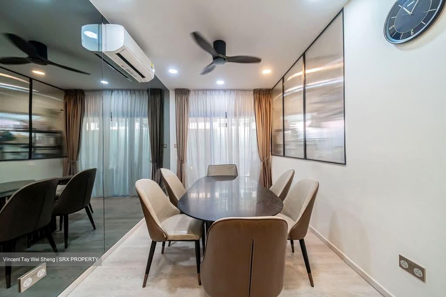 Sixth Avenue (D10), Terrace #568280561